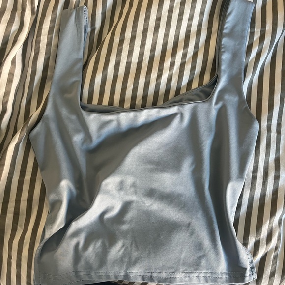 Baby blue scrunched tank top - Picture 2 of 2